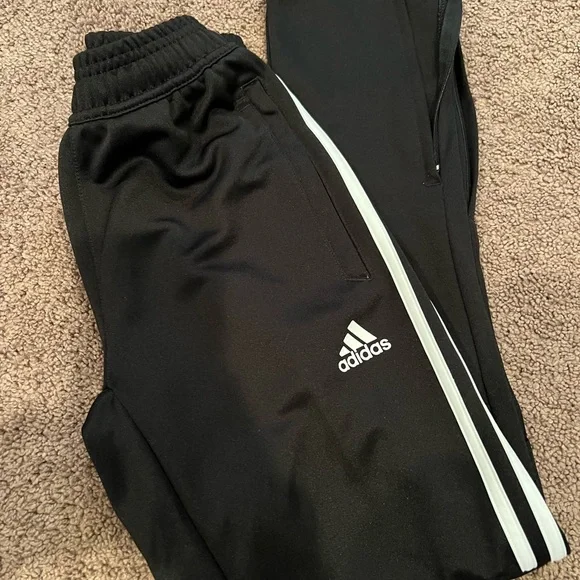 Tiro adidas girls soccer pants, color blqck, size medium - Picture 4 of 5